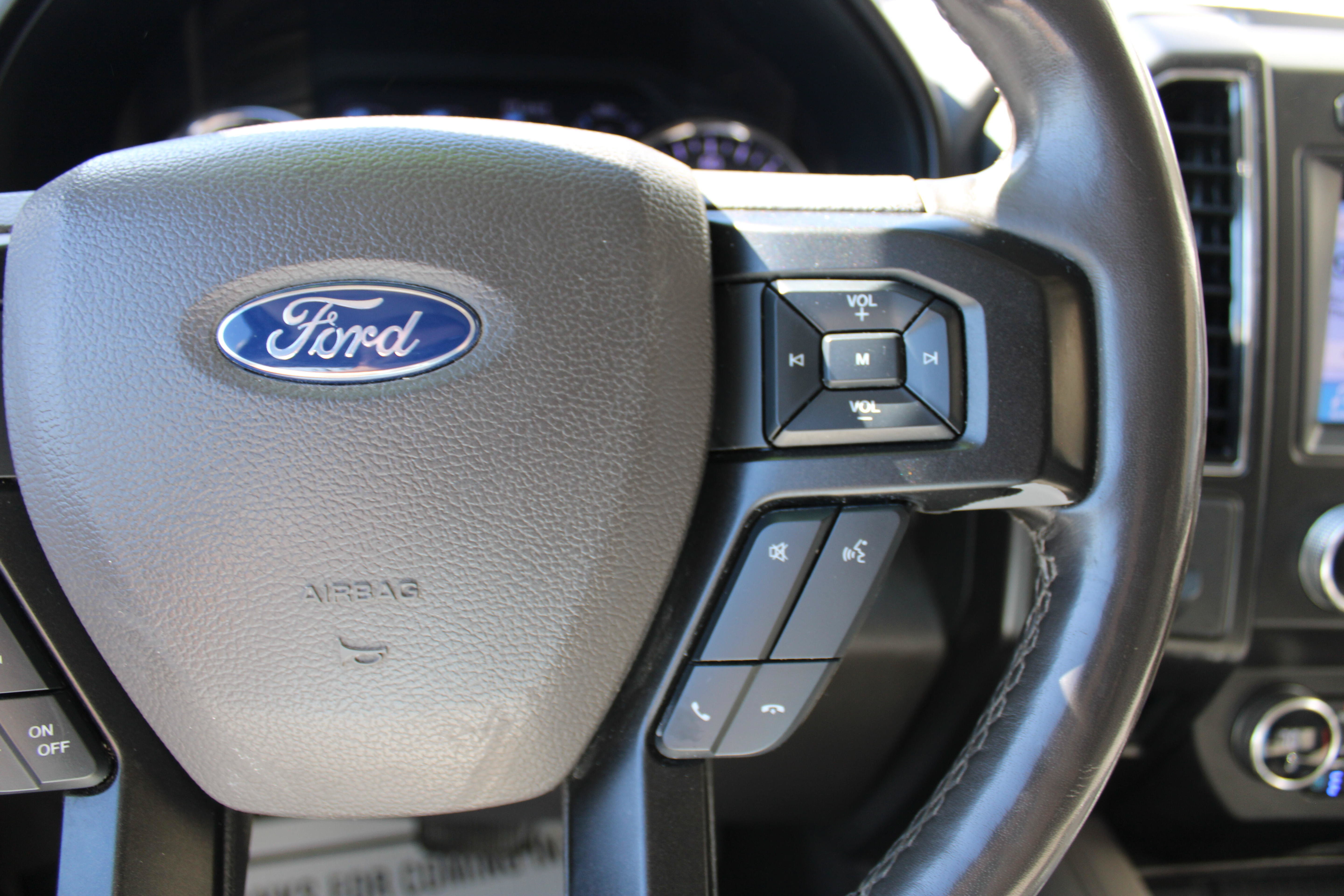 Used 2019 Ford Expedition Limited w/ Equipment Group 301A AWD/4WD image 15