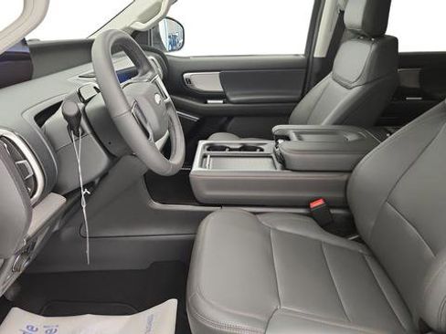 New 2025 Ford Expedition Active image 10