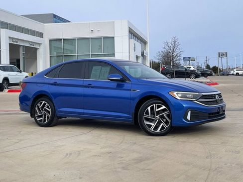 Used 2024 Volkswagen Jetta SEL image 5