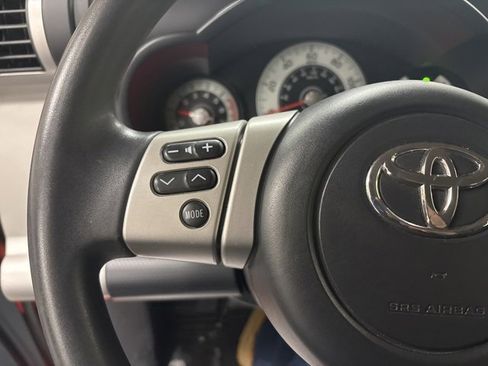 Used 2014 Toyota FJ Cruiser 4WD image 23