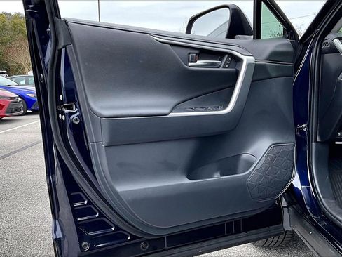 Used 2025 Toyota RAV4 Limited w/ Advanced Technology Package image 17