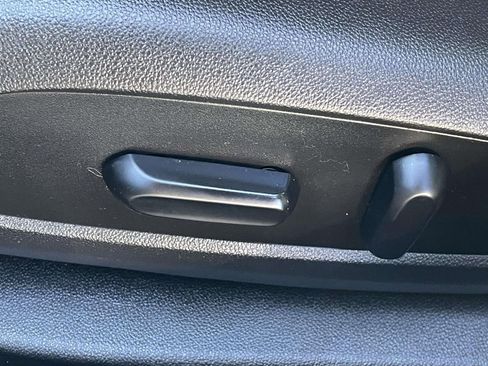 Used 2018 Chevrolet Cruze LT w/ Sun And Sound Package image 22