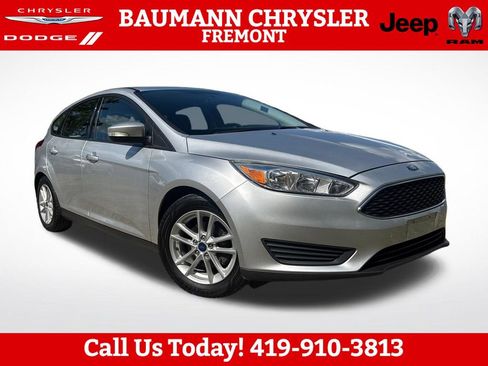 Used 2016 Ford Focus SE FWD image 1