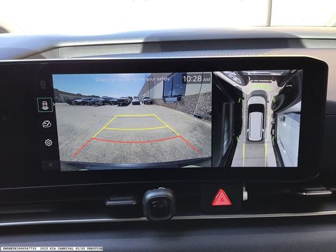 Used 2025 Kia Carnival SX FWD image 16