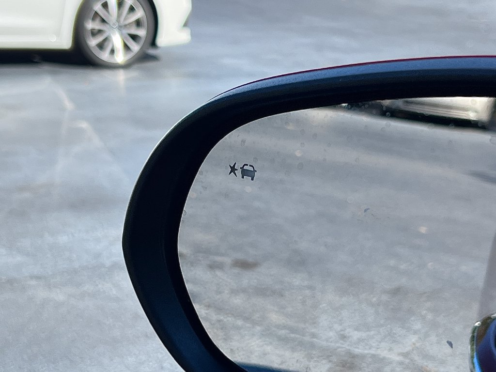 Used 2023 Buick Encore GX Select w/ Sport Touring Package FWD image 28