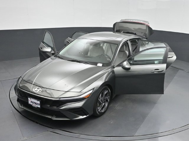 Used 2024 Hyundai Elantra Limited FWD image 52