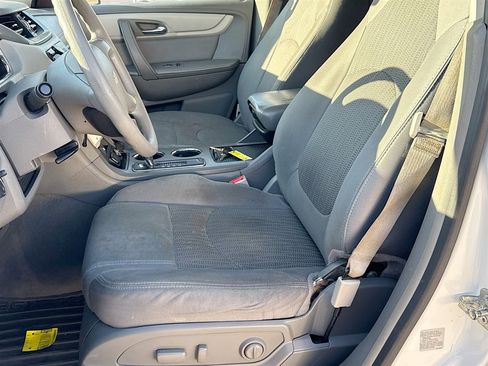 Used 2015 Chevrolet Traverse LS image 18
