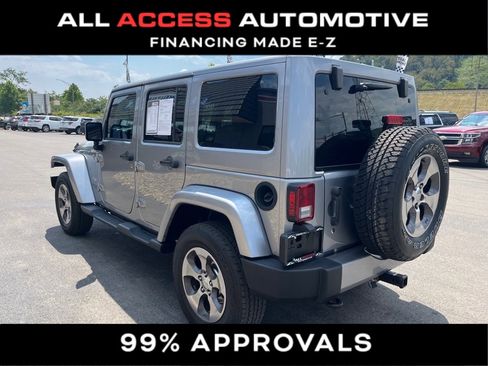 Used 2017 Jeep Wrangler Unlimited Sahara w/ Connectivity Group image 4
