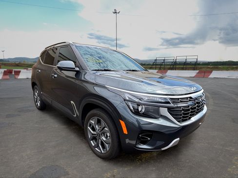 Certified 2024 Kia Seltos S FWD image 2