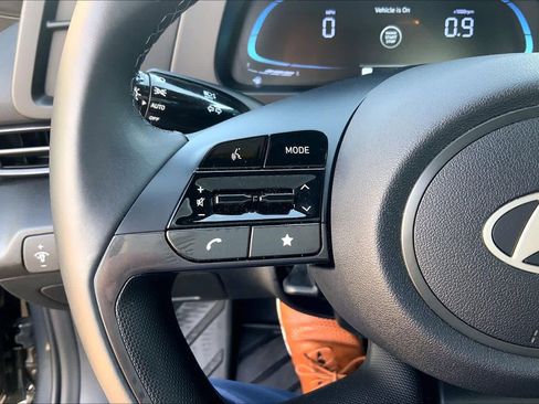 Used 2025 Hyundai Elantra Sport image 23