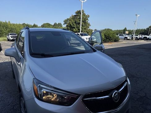 Certified 2022 Buick Encore Preferred AWD/4WD image 37