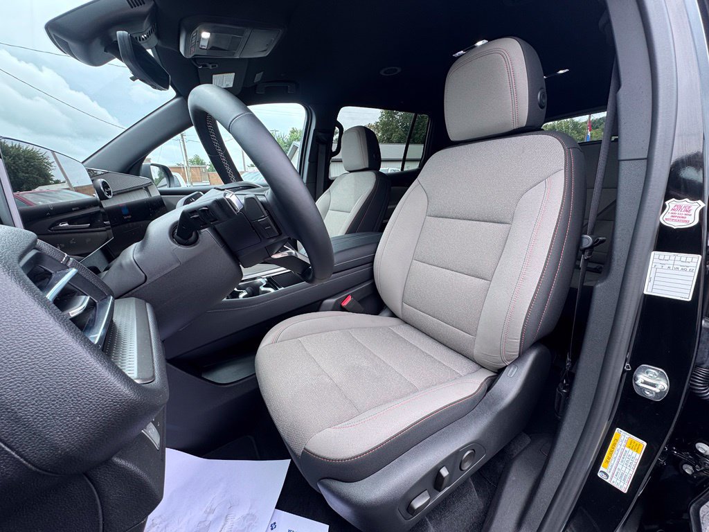 Used 2026 Chevrolet Traverse LT w/ Driver Confidence Package AWD/4WD image 16