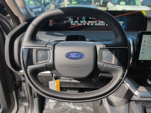 New 2025 Ford Expedition Max Platinum w/ Driver's Package image 32