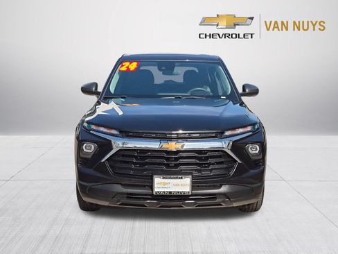 Used 2024 Chevrolet TrailBlazer LS FWD image 2