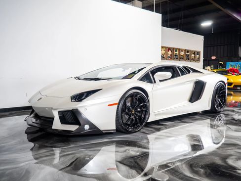 Used 2015 Lamborghini Aventador LP 700-4 image 16