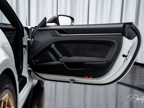 Used 2022 Porsche 911 GT3 image 40