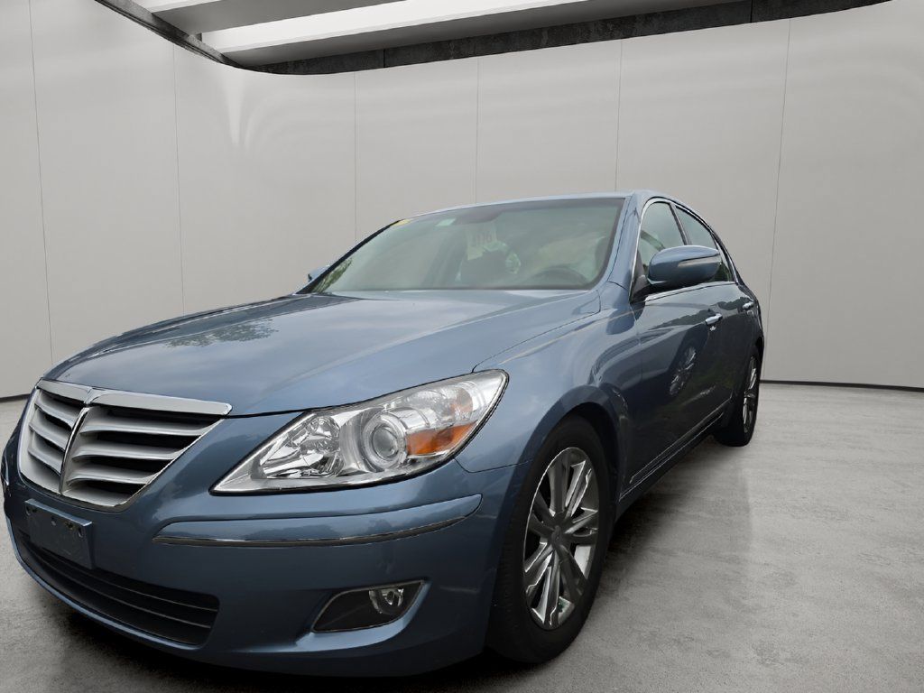 Used 2010 Hyundai Genesis 4.6 RWD image 1