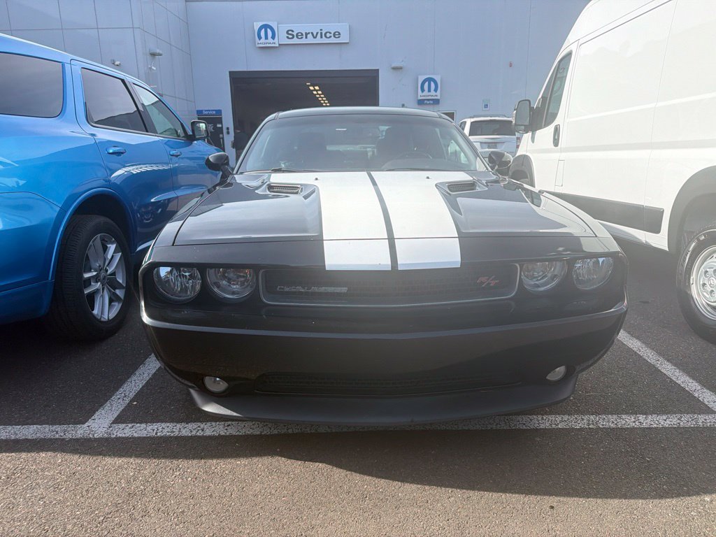 Used 2014 Dodge Challenger R/T w/ Sound Group II RWD image 2
