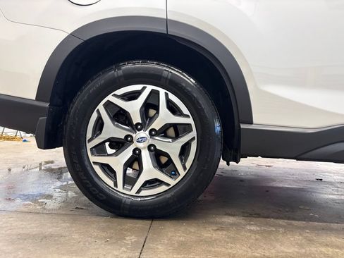 Certified 2023 Subaru Forester Premium AWD/4WD image 25