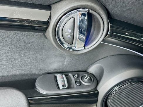 Certified 2024 MINI Cooper S image 18