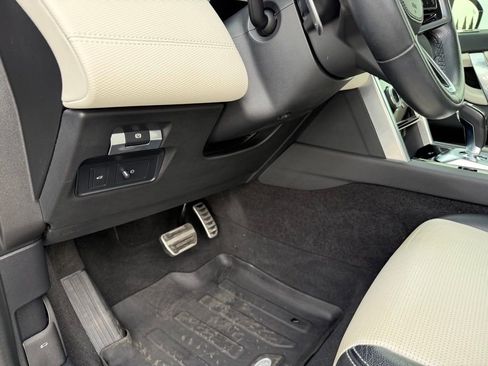 Used 2022 Land Rover Discovery Sport S R-Dynamic image 14