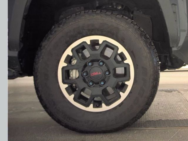Used 2026 Toyota Tacoma TRD Off-Road AWD/4WD image 19