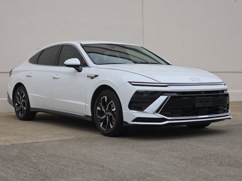 Used 2025 Hyundai Sonata SEL FWD image 6