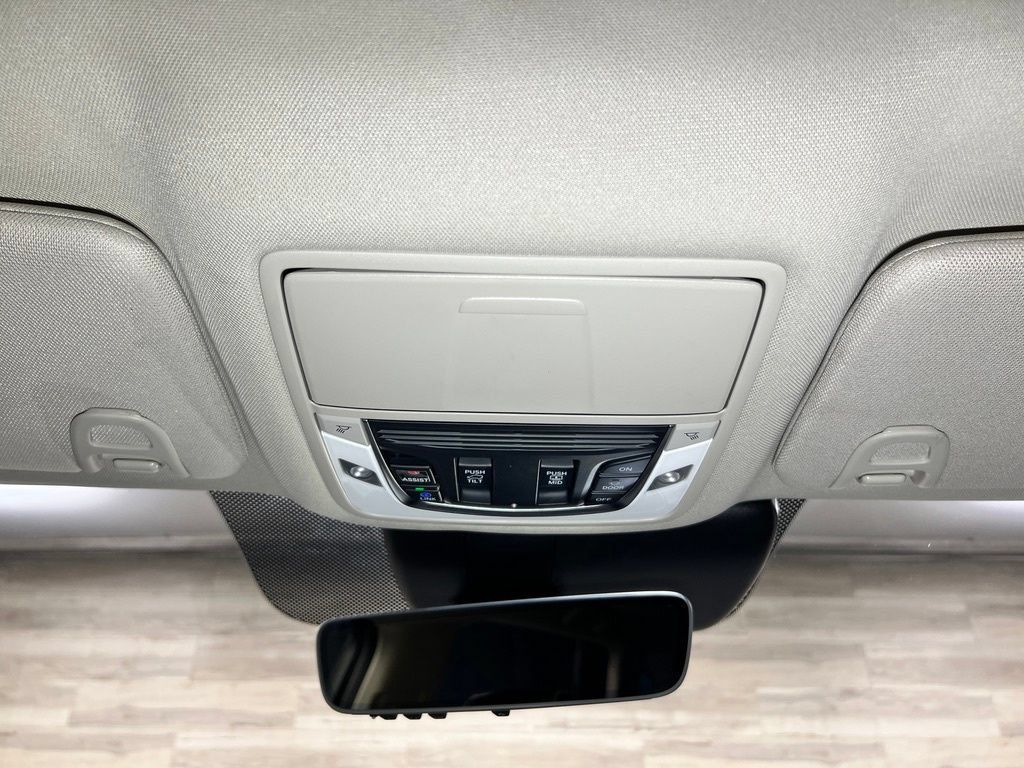 Used 2025 Acura RDX w/ Advance Package AWD/4WD image 22