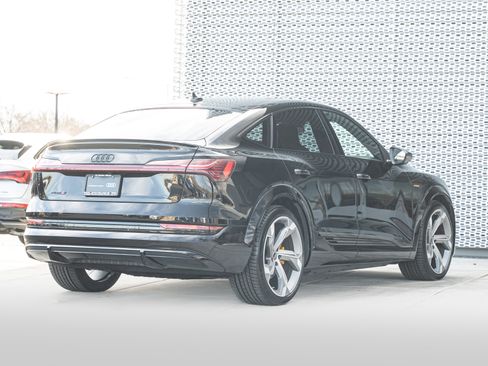 Certified 2022 Audi e-tron S Prestige w/ Prestige Package image 4