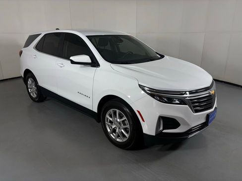 Used 2024 Chevrolet Equinox LT image 2