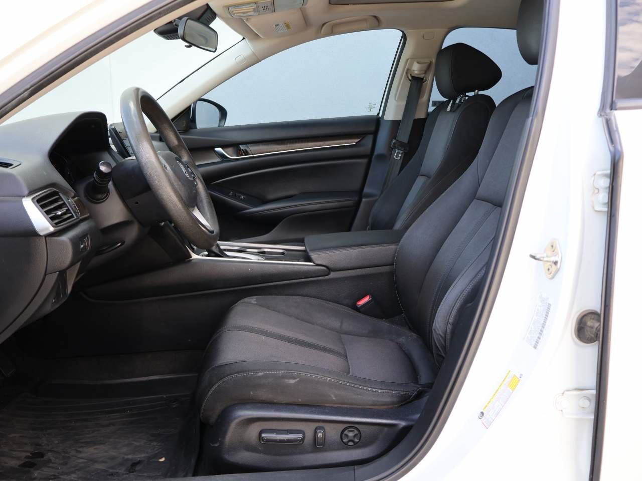 Used 2019 Honda Accord EX image 8