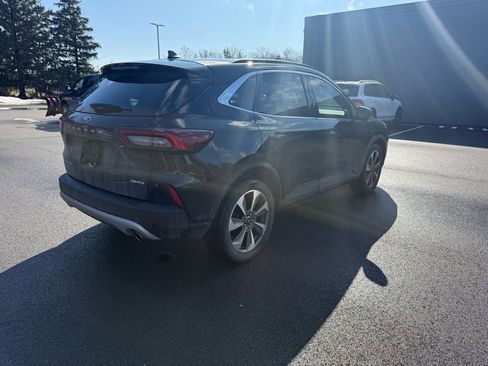 Used 2023 Ford Escape Platinum image 5