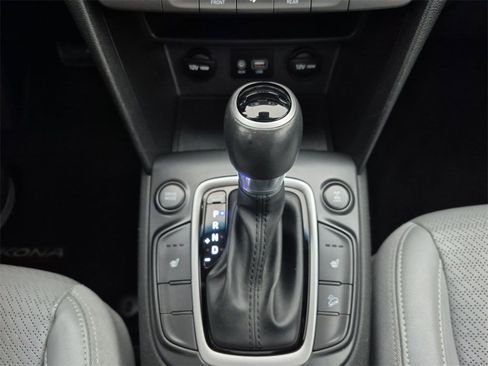 Used 2018 Hyundai Kona Limited image 26