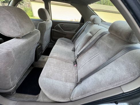 Used 1999 Toyota Camry LE FWD image 9