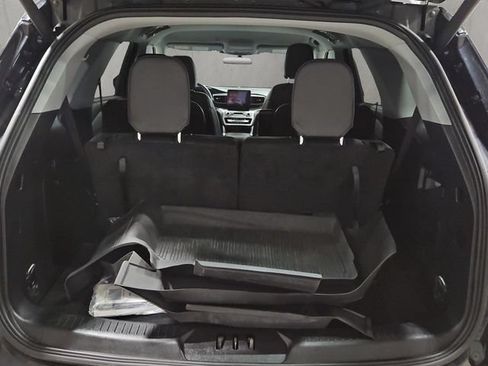 Used 2023 Ford Explorer XLT w/ Equipment Group 202A AWD/4WD image 41