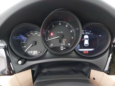 Used 2023 Porsche Macan Turbo image 21