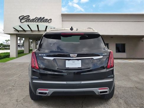 Used 2022 Cadillac XT5 Premium Luxury w/ Technology Package image 4