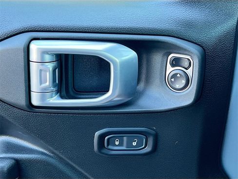 Used 2024 Jeep Wrangler Sport S image 17