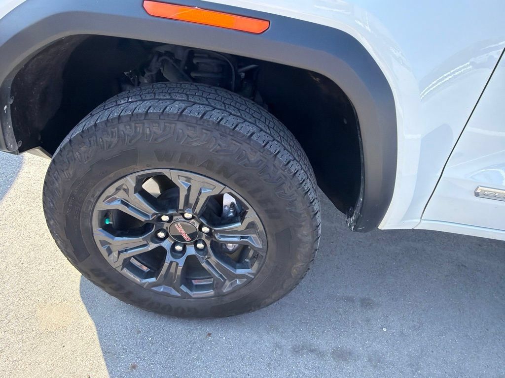Used 2025 GMC Canyon Elevation RWD image 9