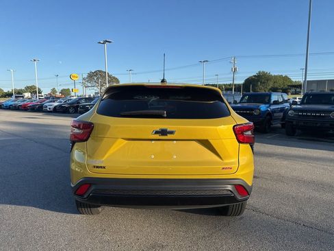 Used 2025 Chevrolet Trax RS image 4