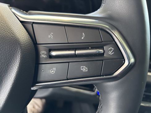 Used 2025 Chevrolet Equinox LT w/ Convenience Package II image 11