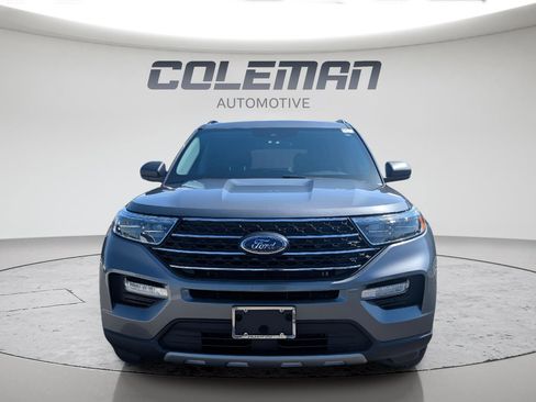 Used 2022 Ford Explorer XLT w/ Equipment Group 202A AWD/4WD image 2
