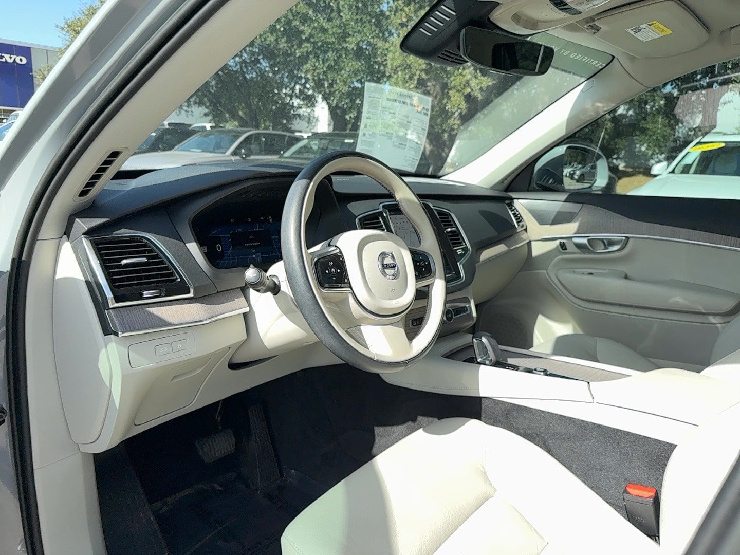 Certified 2024 Volvo XC90 T8 Plus w/ Protection Package Premier AWD/4WD image 10