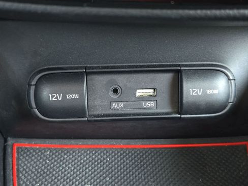 Used 2018 Kia Soul ! FWD image 30