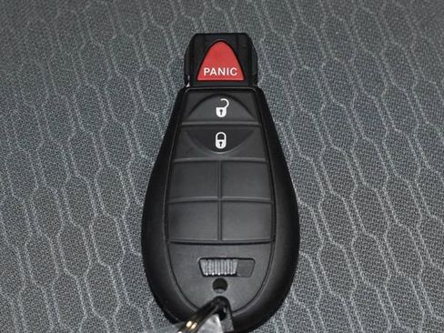 Used 2018 RAM 2500 Tradesman w/ Chrome Appearance Group image 27