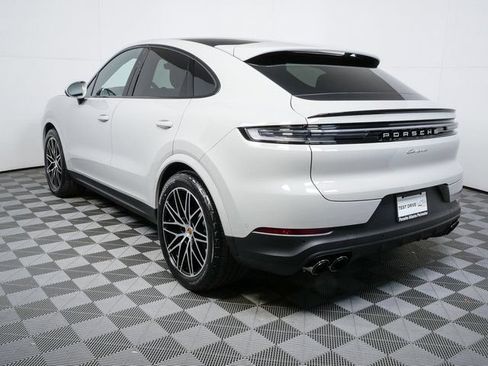 Certified 2026 Porsche Cayenne Coupe AWD/4WD image 3