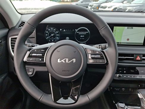 New 2026 Kia Seltos EX image 11