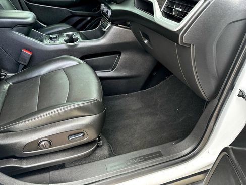 Used 2023 GMC Terrain SLT image 19