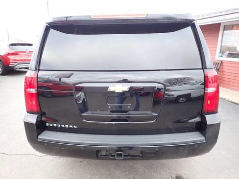 Used 2018 Chevrolet Suburban LT image 5