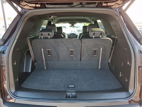 Used 2022 Chevrolet Traverse LT image 29